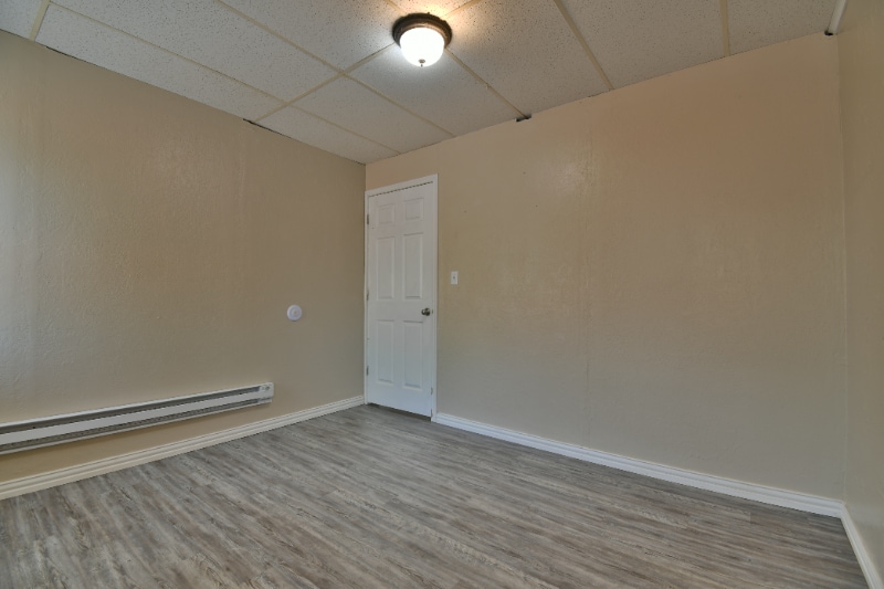 Building Photo - 808 W Cypress Ave