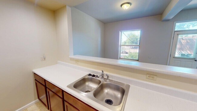 Building Photo - 3861-3869 McRee