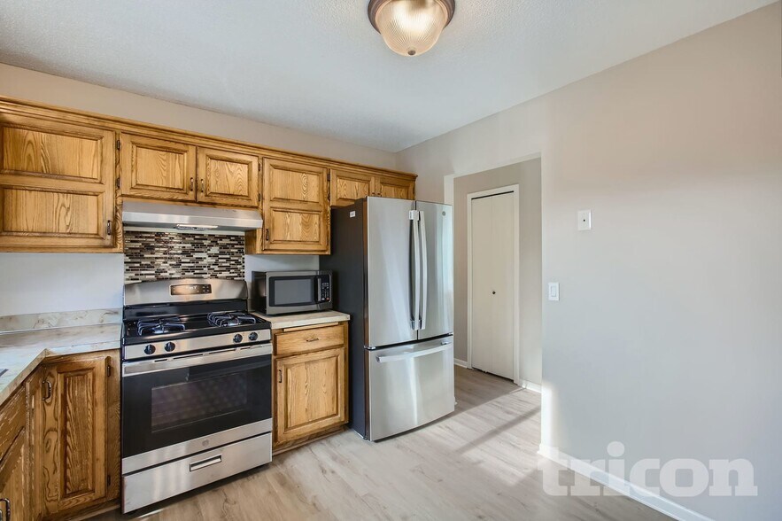 Building Photo - 8301 Thomas Ave N