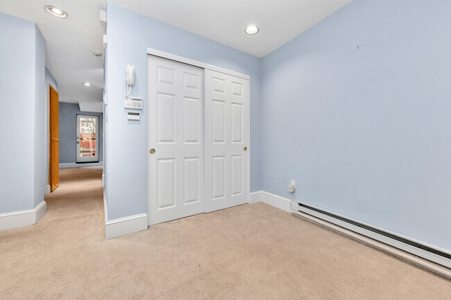 Building Photo - 434 Marlborough St