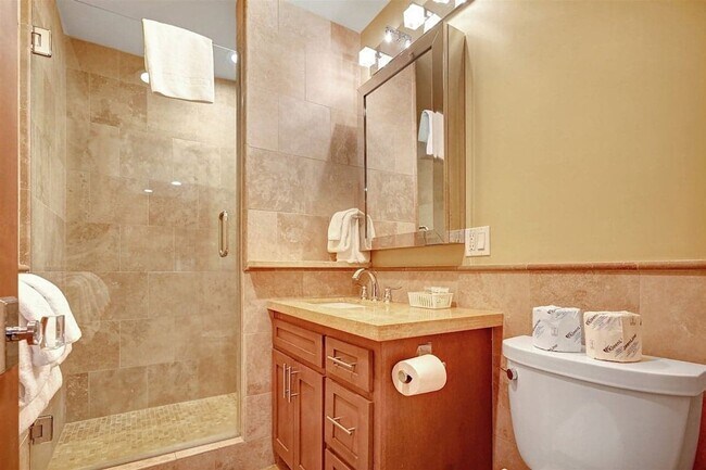 Building Photo - Fully Remodeled 1BD + Private Bunk Room | 2BA | Aspen Creek – $3,100/Month