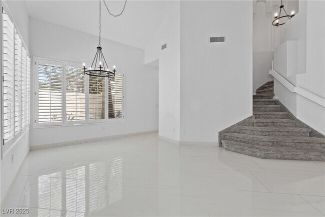 Building Photo - 3004 Sun Lake Dr