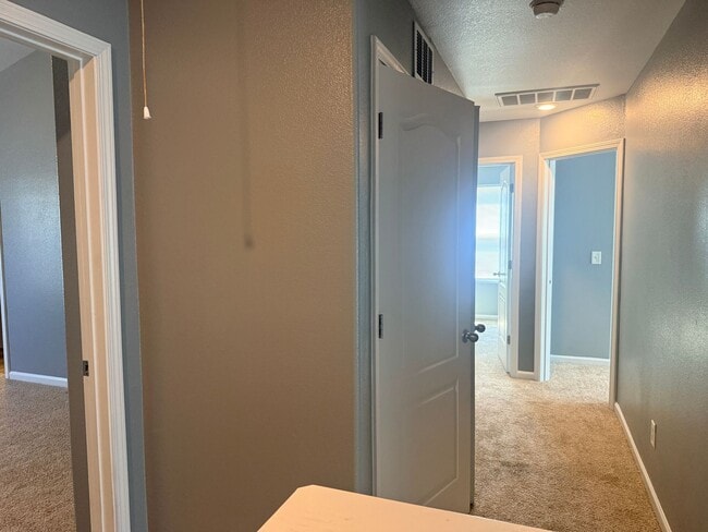 Building Photo - Beautiful Townhome in Charlotte, minutes from the airport