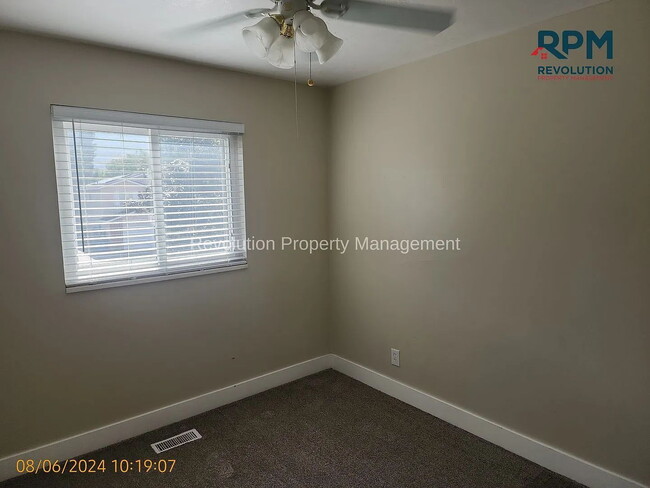 Building Photo - Charming 4-Bed Kaysville Home