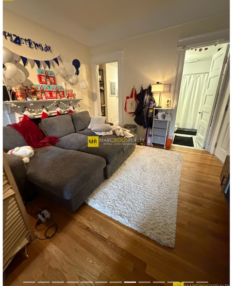 Building Photo - 585 Beacon St