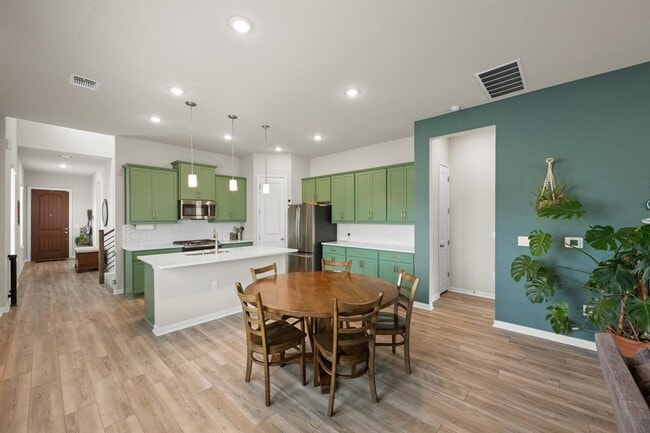 Building Photo - 11800 Seaside Wds Dr