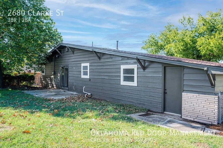 Building Photo - 2680 Clarke St