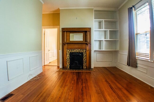 Building Photo - 427 S Sunset Dr