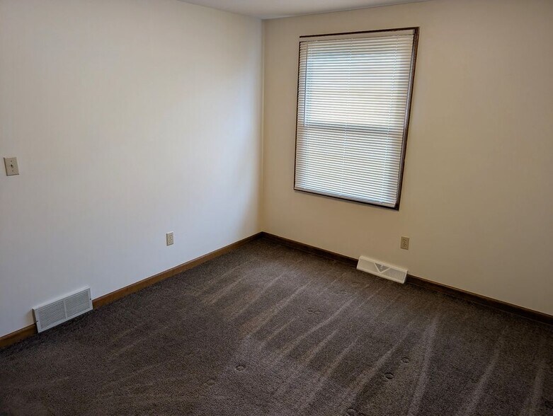 Building Photo - 1331 Borden Rd