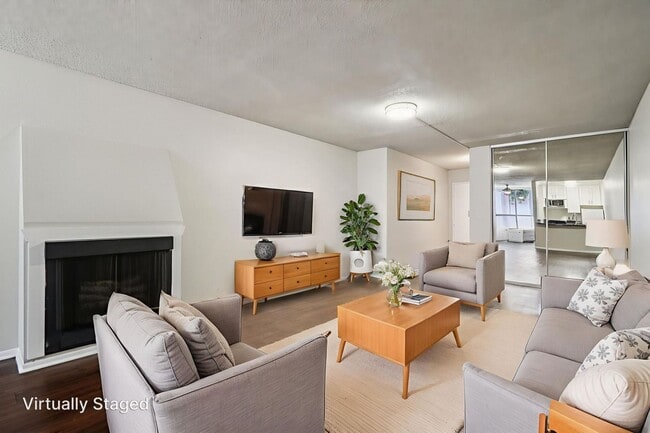 Interior Photo - 641 Gayley Ave