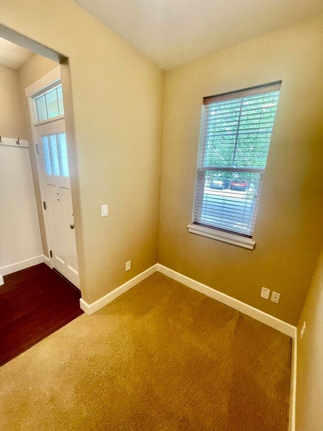 Building Photo - Well Appointed, Open Floor Plan 3-bedroom, 2.5-bathroom home in Beaverton