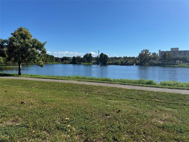 Building Photo - 2500 14th Ave N