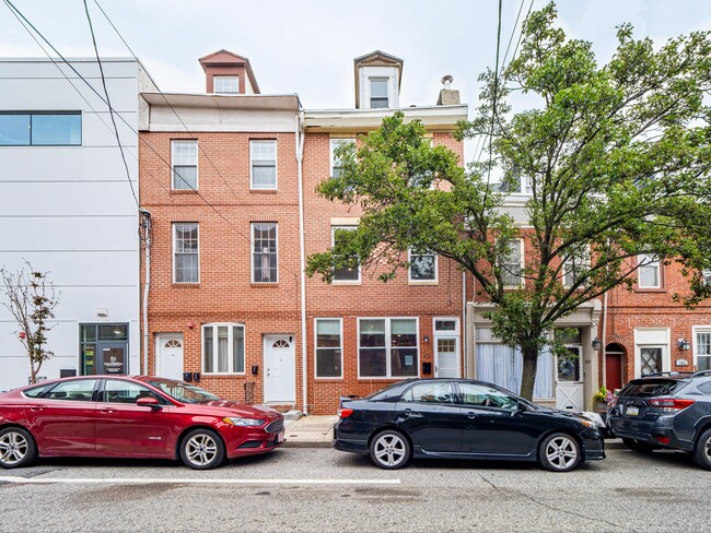 Primary Photo - 161 Brown St