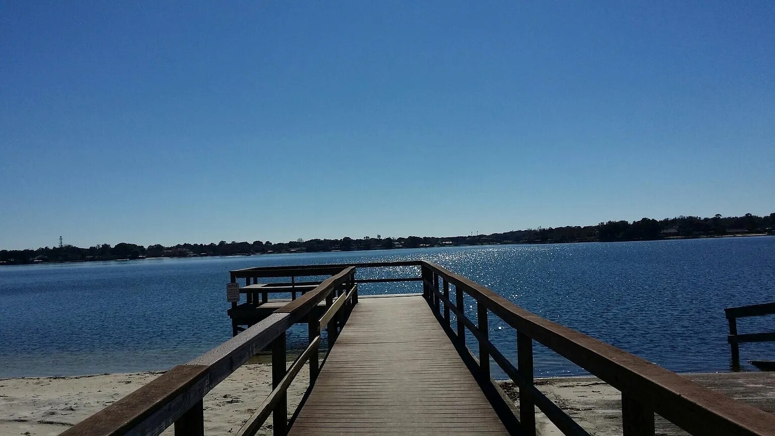 Building Photo - 305 W Sweetwater Creek Dr