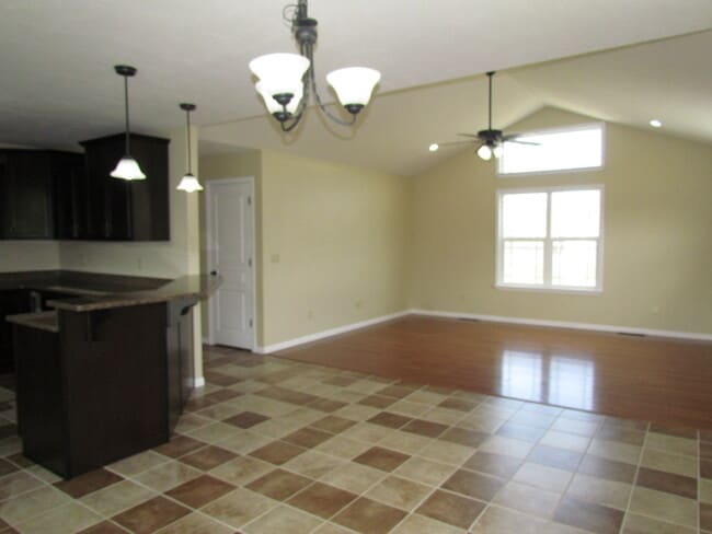 Building Photo - Available 6/14