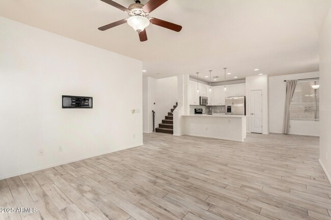 Building Photo - 21090 E Munoz St