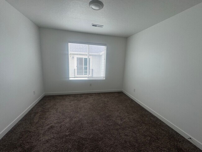 Building Photo - Beautiful Lehi townhome for rent!