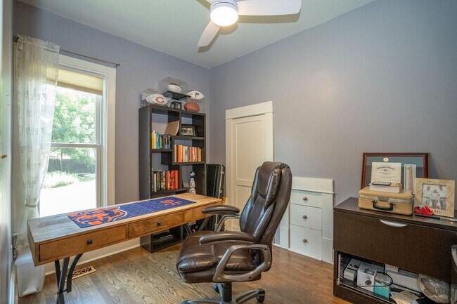 Building Photo - Charming 2-Bed, 2-Bath Loft Home in Old To...
