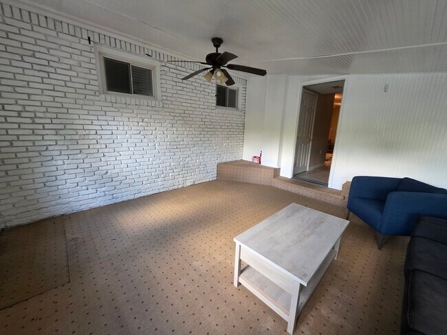 Building Photo - 3659 Ashwood Dr SE