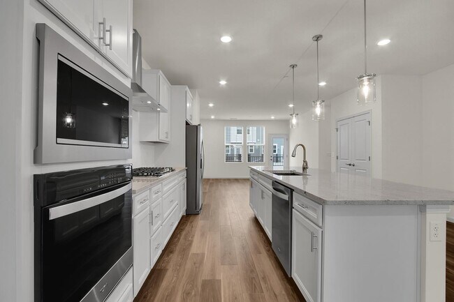 Building Photo - 6275 Sandbelt Dr