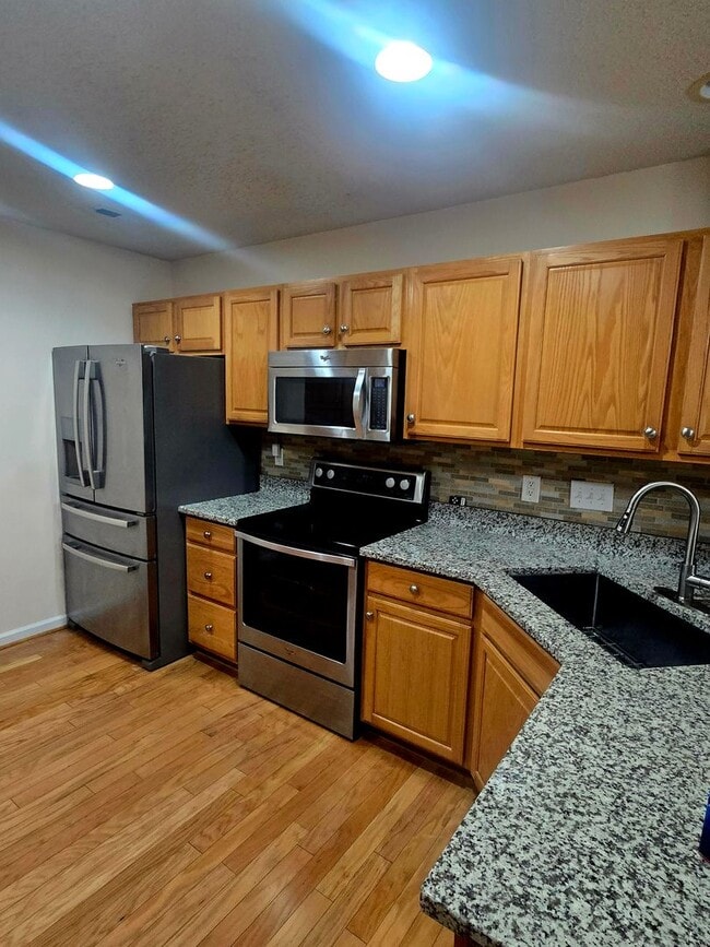 Building Photo - Keswick Place Townhome