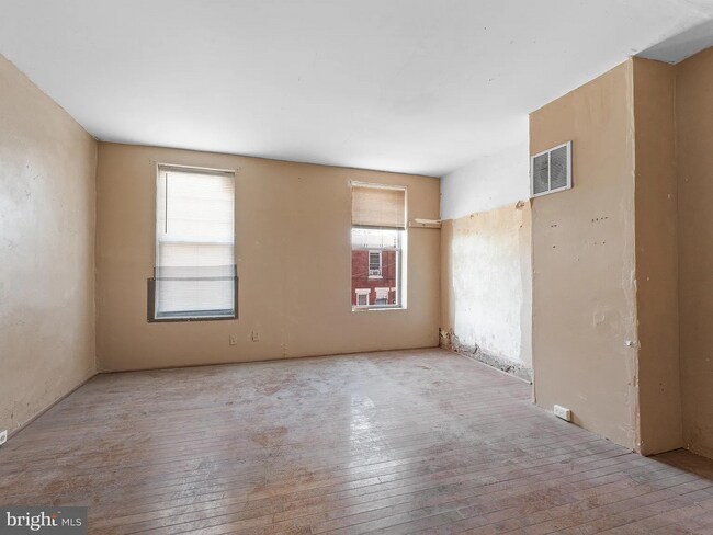 Building Photo - 1351 S 31st St