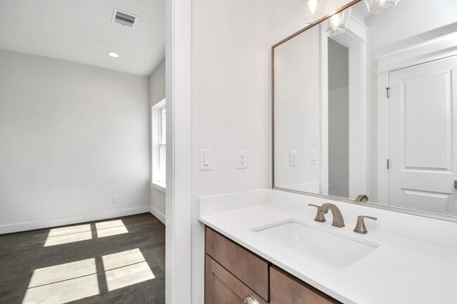 Building Photo - 5418 Wheatley St