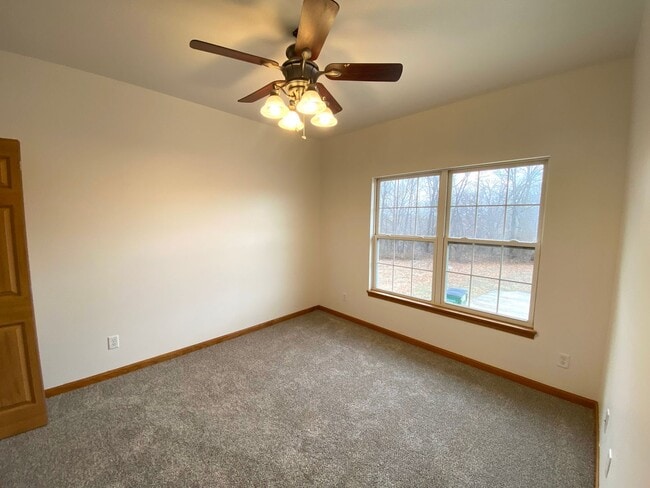 Building Photo - Beautiful 2 Bed, 2 Bath Luxury Condo - Free Month w/13 mo Lease!