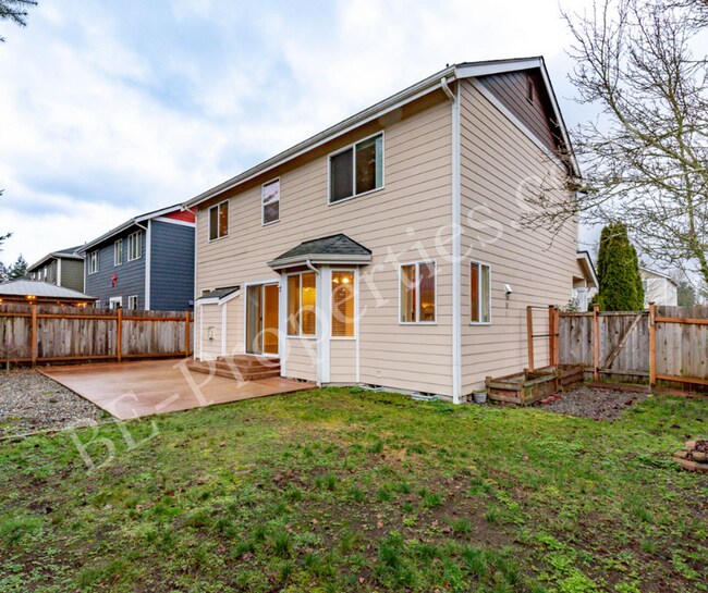 Building Photo - Puyallup Home