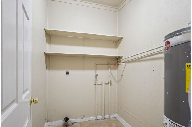 Building Photo - 1518 Burnet St