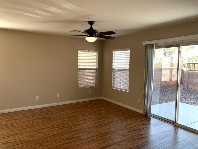 Building Photo - 3 Bedroom House in gated community