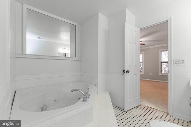 Building Photo - 7438 Emerald Dr