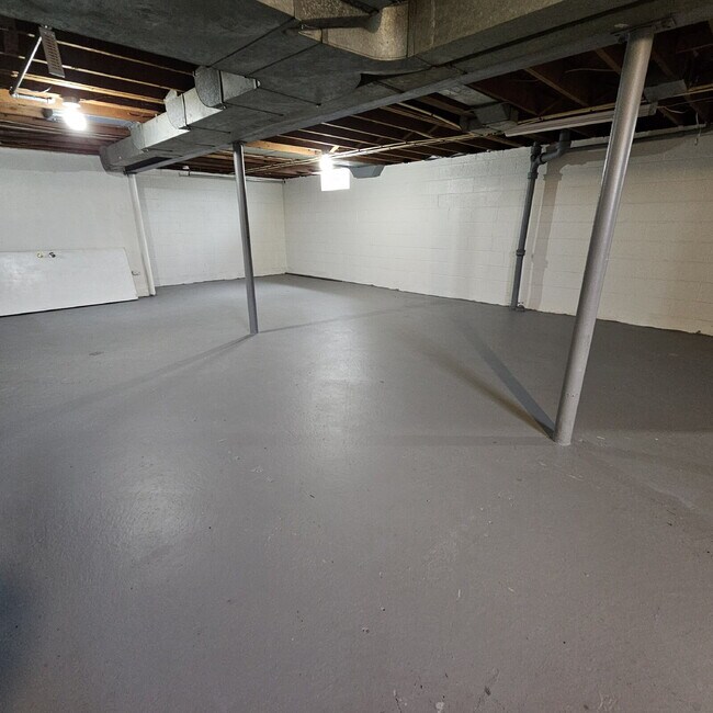 Building Photo - 3 Bedroom Updated Brick Ranch w/ 2 Car Attached Garage, Basement, Kitchen w/ All Stainless-Steel ...
