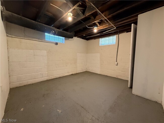 Building Photo - 18505 Raymond St