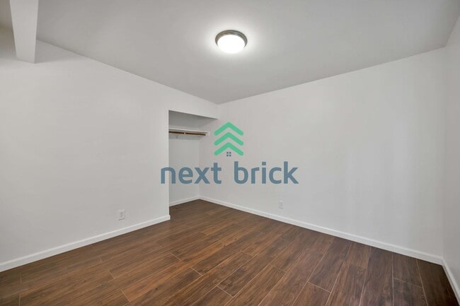 Building Photo - 2 Bed and 2 Bath Single Family is Availabl...