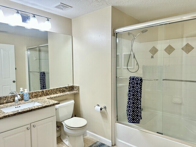 Building Photo - 9901 Baywinds Blvd