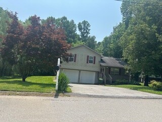 Primary Photo - 10104 Wolf Den Ln