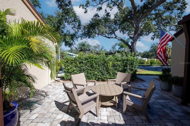 Building Photo - 3694 Glen Oaks Manor Dr