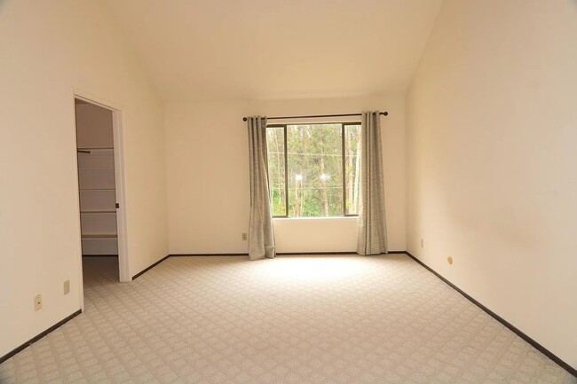 Building Photo - 128 Galewood Cir