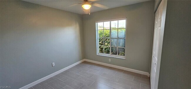 Building Photo - 510 SE 27th Terrace