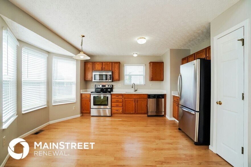 Building Photo - 2204 Brookbank Dr