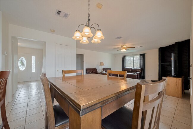 Building Photo - 3102 Colonel Ct Dr