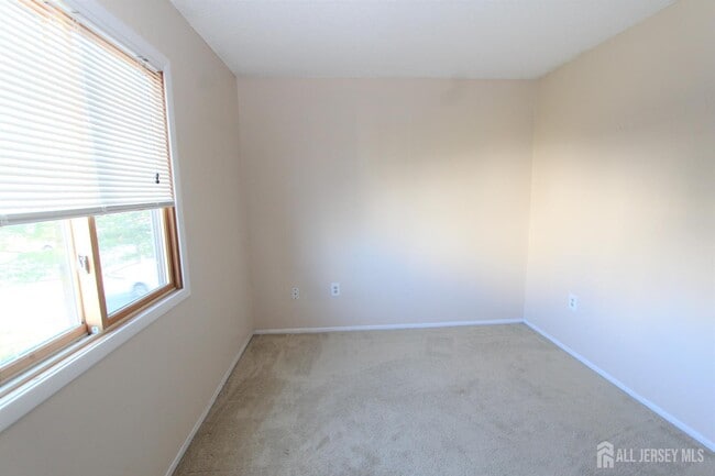 Building Photo - 2202 Aspen Dr