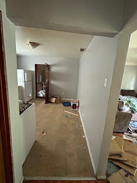 Building Photo - 306 Isabell St