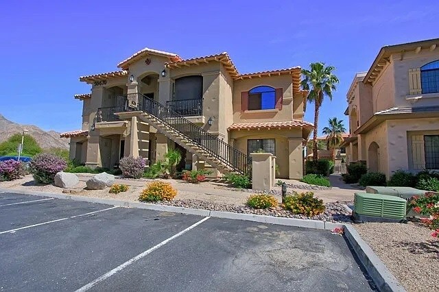Building Photo - 50670 Santa Rosa Plz