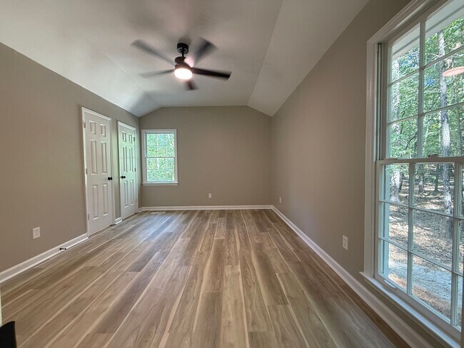 Building Photo - Oak Mountain 3 Bedroom Home