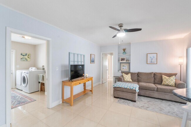 Building Photo - 772 Apple Tree Ln