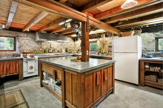 Building Photo - 430 Pratt Ave