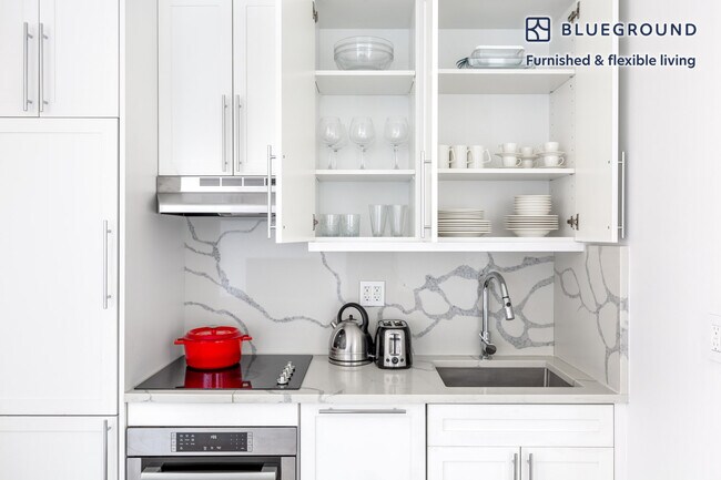 Building Photo - 915 West End Ave