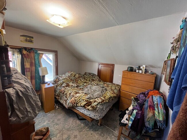 Building Photo - 1330 Selby Ave